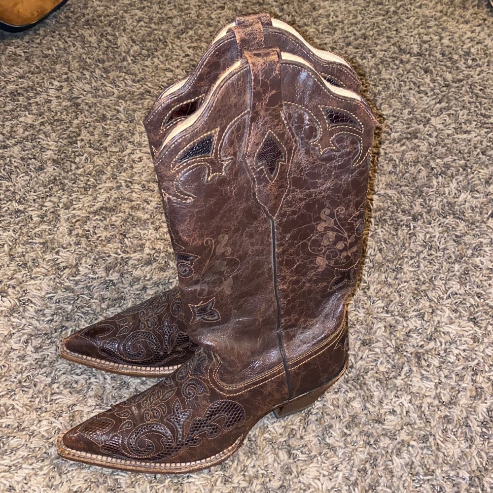 Brown Corral Point Toe Boots